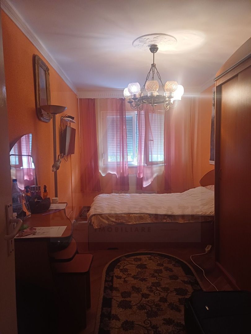 Apartament 4 camere 85 mp utili etaj 1 si pivnita in zona Vasile Aron - Poză 5