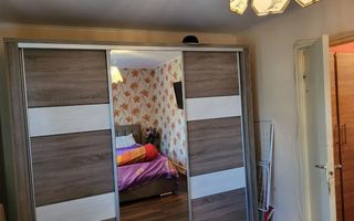 BRASADAS vinde ap 2 cam la etajul 4/4 în zona Micro 14. - Poză 2