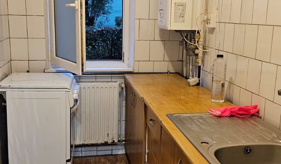 Apartament 2 camere,  bloc izolat, parter-zona Florilor. - Poză 3