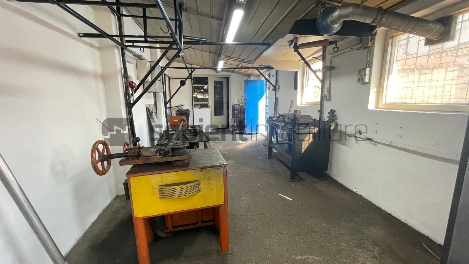 De închiriat: Spațiu comercial / atelier auto 64 mp - Poză 4