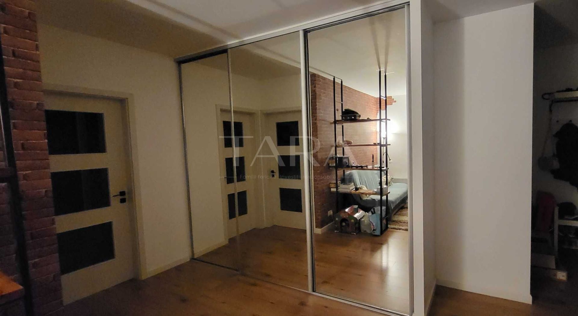 Apartament 3 camere – zonă centrală - Poză 1