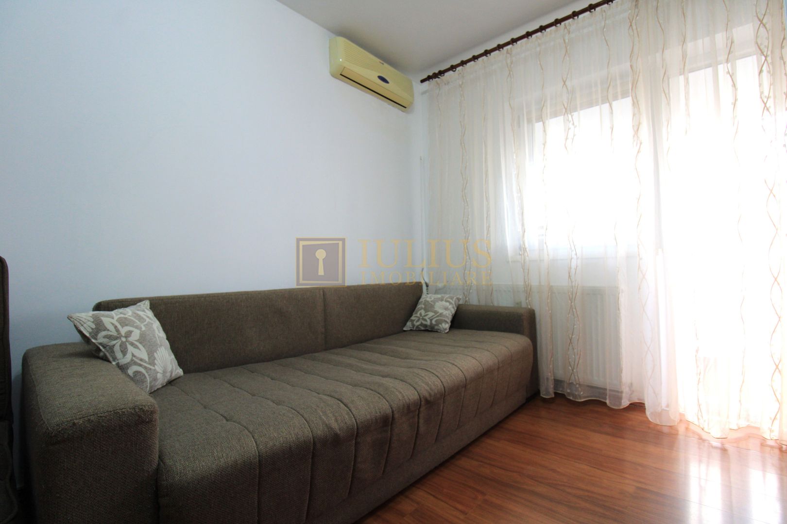 Zona linistita, o camera. - Poză 6