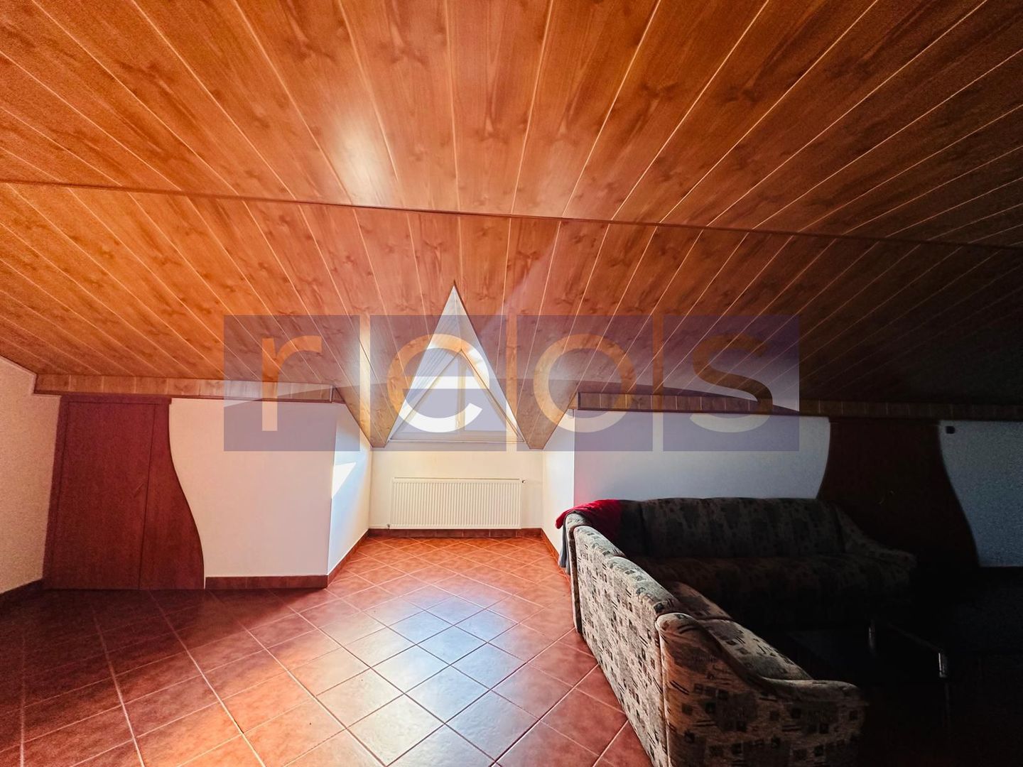 VILA DE VANZARE PE LAC | CREVEDIA | 7 CAMERE - Poză 28