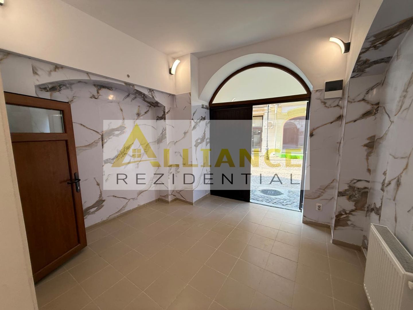 Apartament 2 camere tip duplex { Centrul Istoric -Piata Unirii } - Poză 4