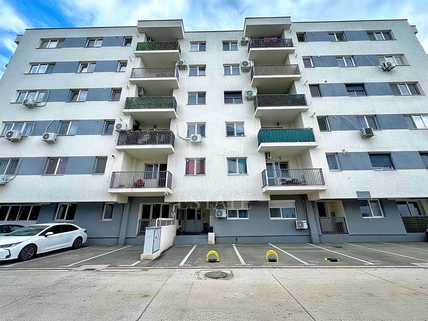 3 camere decomandat bucatarie inchisa 79mp Grand Arena parcare inclusa - Poză 25