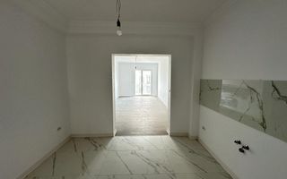 Decomandat. Etaj intermediar. Balcon mare. Loc de parcare. - Poză 4