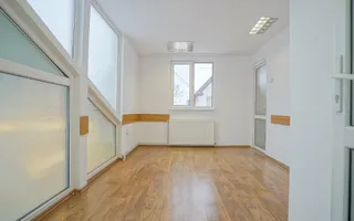Spatiu Comercial modern 200mp, vad pietonal si auto, Bartolomeu - Poză 12