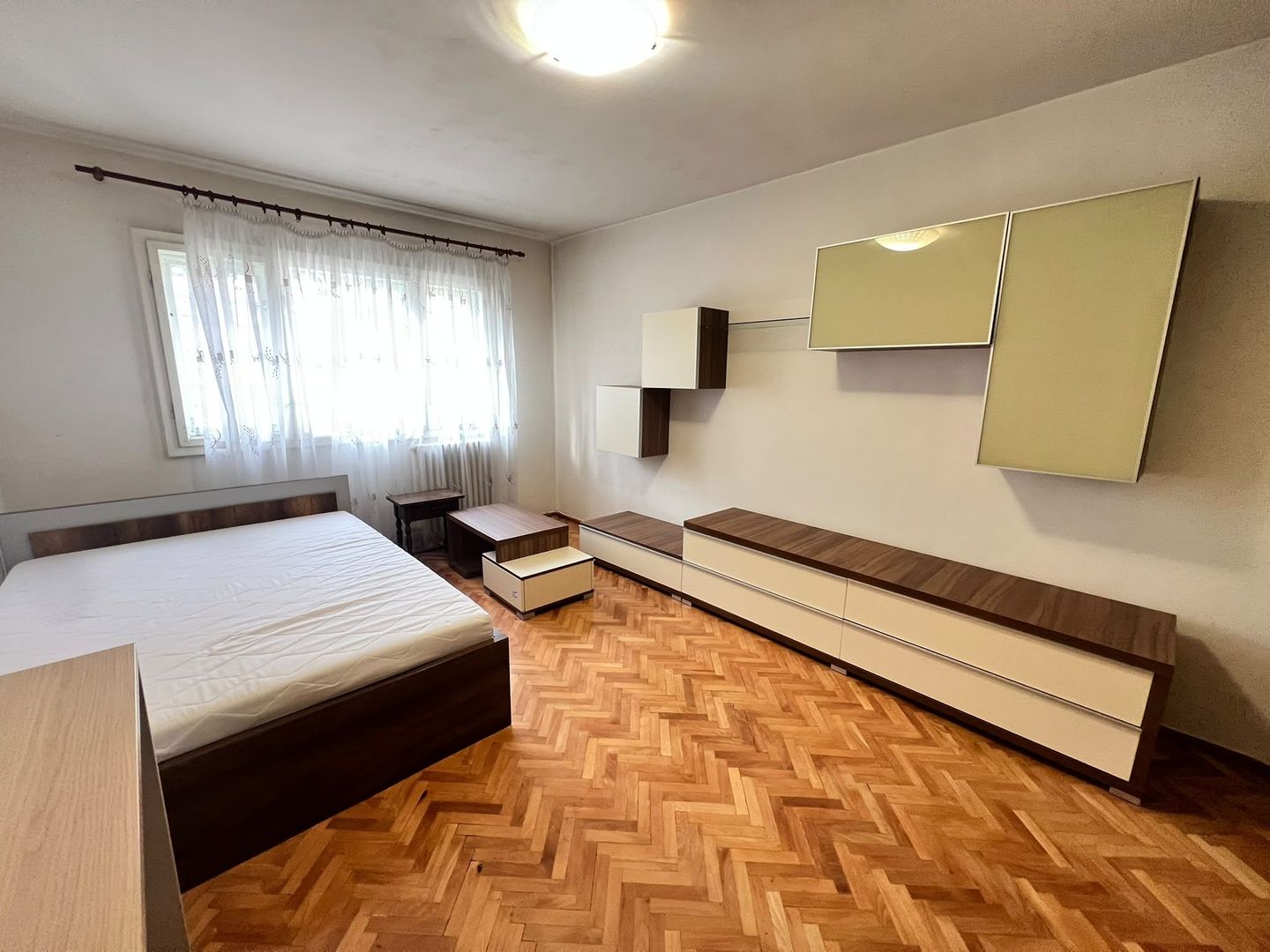 Apartament cu 3 dormitoare | 70 mp | FSEGA | Parcare - Poză 3