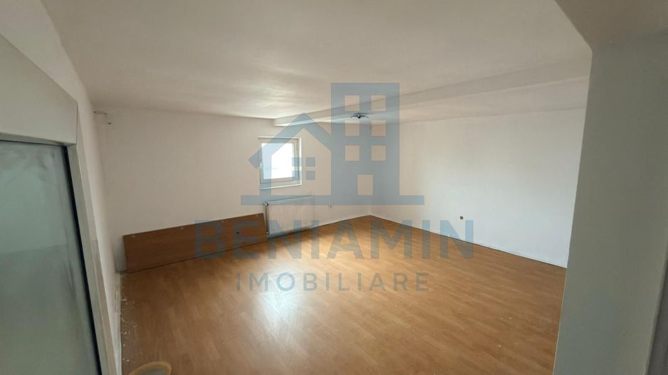 Vila P+2 Alexandru Cel Bun cu doua etaje si curte proprie - Poză 16