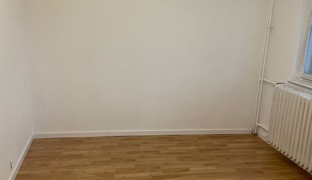 Apartament 3 camere semidecomandat , Bd. 1 Mai ,Sector 6 ,