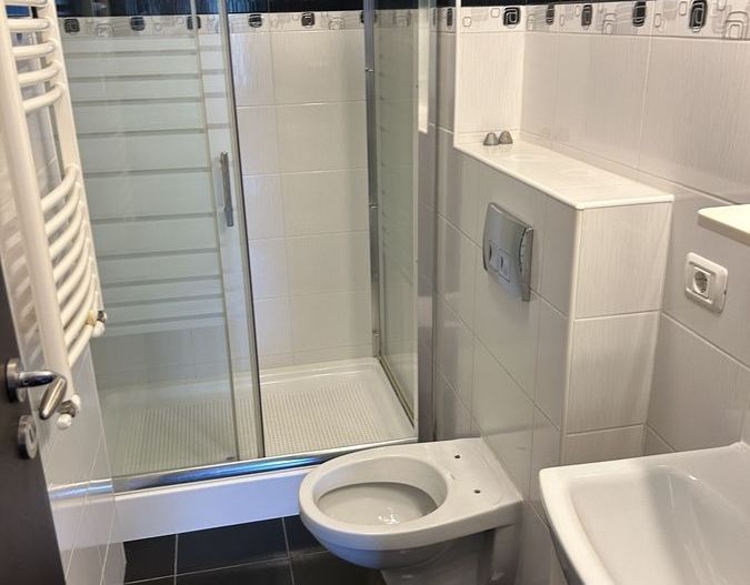 De Vanzare Apartament cu 3 camere - Bucurestii Noi, Laminorului - Poză 6