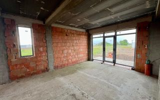 Casă la roșu P+1 | Teren 1750 mp | Dobreni-Giurgiu | Zonă liniștită - Poză 4