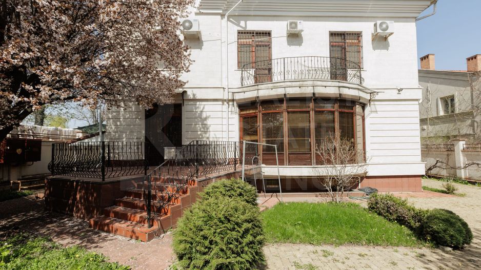 Chirie, casă, 7 camere, str. Galbena, Centru - Poză 24