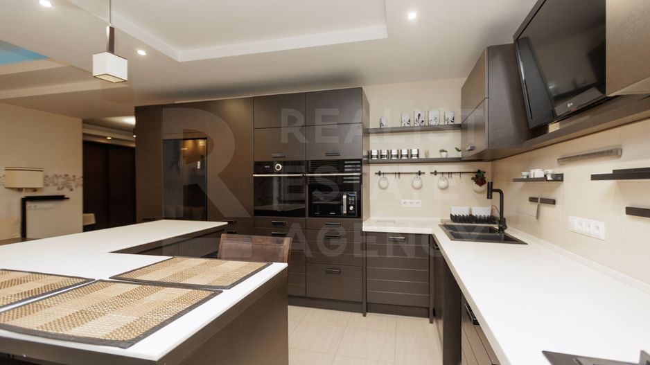 Chirie, apartament, 4 camere, strada Nadejda Ruso,Rîșcani - Poză 1