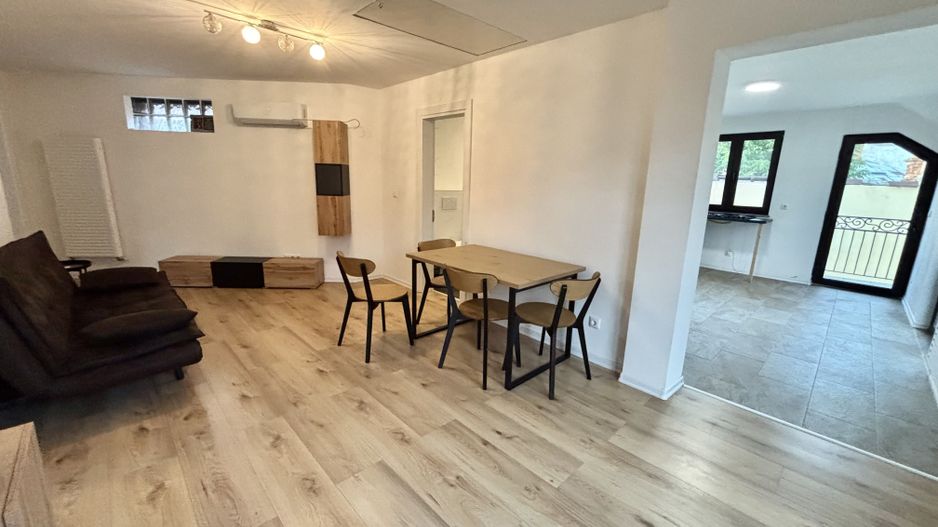 Apartament 3 Camere Spațios, Mobilat,  Curte și Balcon [ Zona Centrala ] - Poză 10