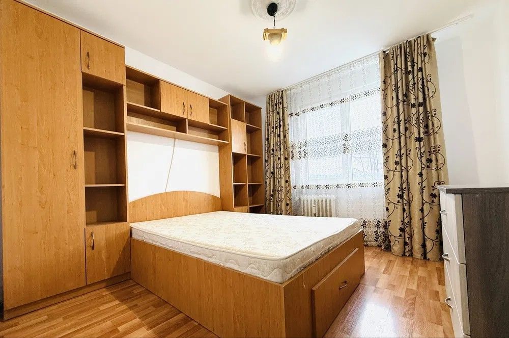 De vanzare Apartament 3 camere Crangasi - Poză 4