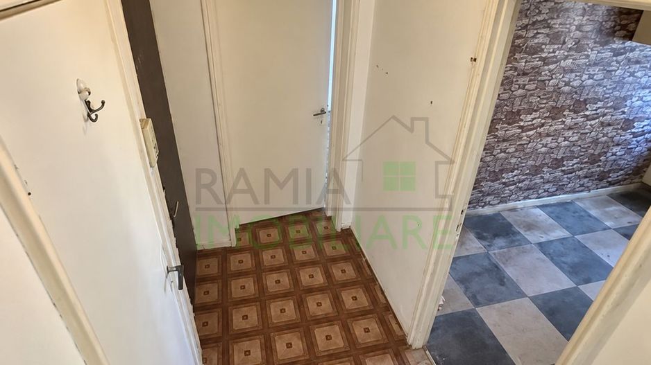 Apartament 3 camere Tractorul, ideal pentru renovare și personalizare - Poză 5