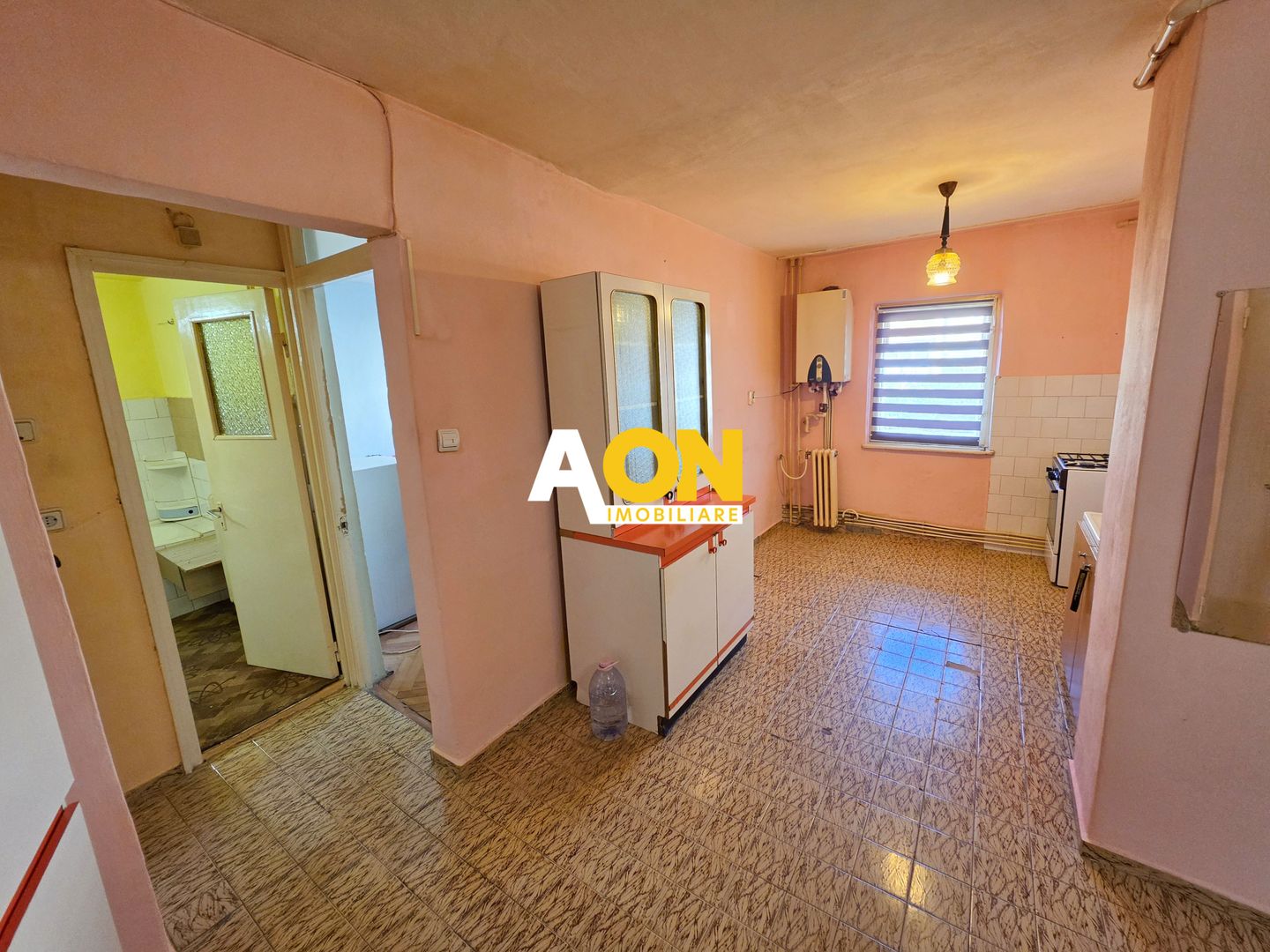 Apartament 2 camere, decomandat, etaj 2, Cetate, zona Kaufland - Poză 1