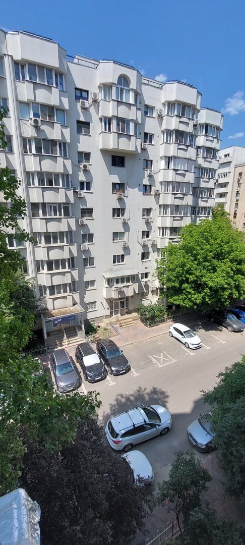 Închiriere 3 camere Bd. Unirii, 76 mp, mobilat, parcare - Poză 25