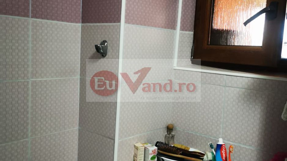 De vanzare apartament cu 3 camere Mazepa 1, BR-uri, etaj 4/10, 98.000 E - Poză 3