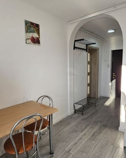 Garsonieră spațioasă cu vedere panoramică, 2 balcoane - Poză 7