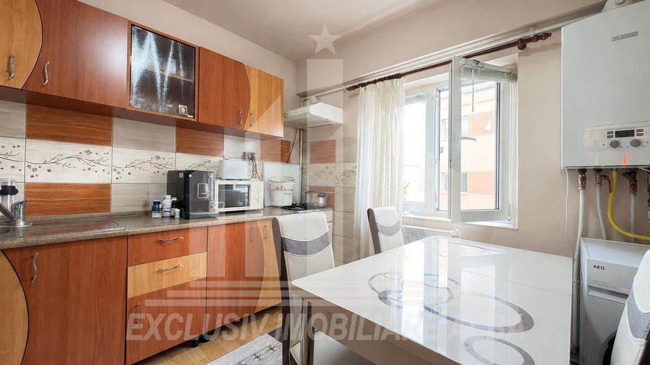 Apartament 3 camere decomandate | 70mp | Etaj 3 | Cetate - Poză 4