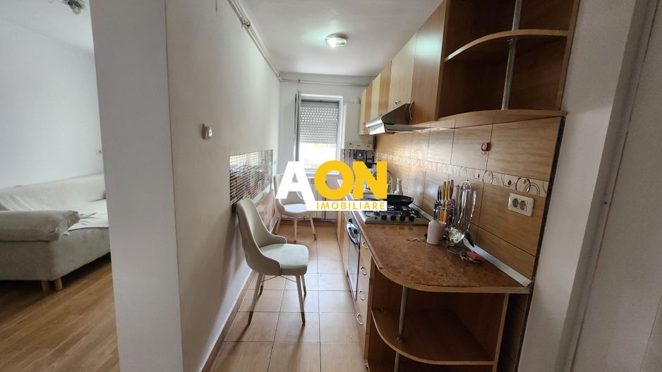 De vanzare apartament 3 camere zona Cetate - Poză 6