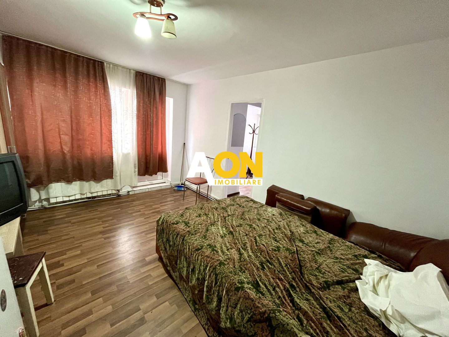 Apartament cu 2 Camere, Zona Cetate - Poză 2