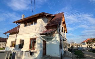 Casă spațioasă de vânzare în Ruși – pentru locuință sau investitie - Poză 2