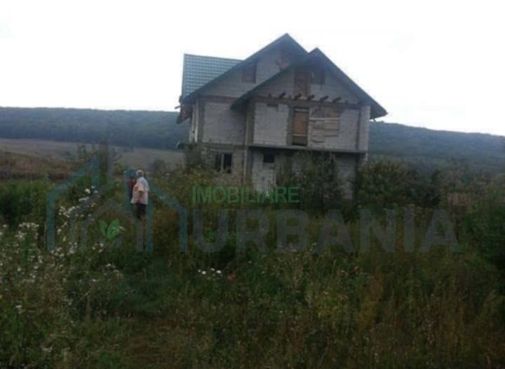 Casă la roșu cu teren 1000 mp, Dobrovăț, Iași - Poză 1