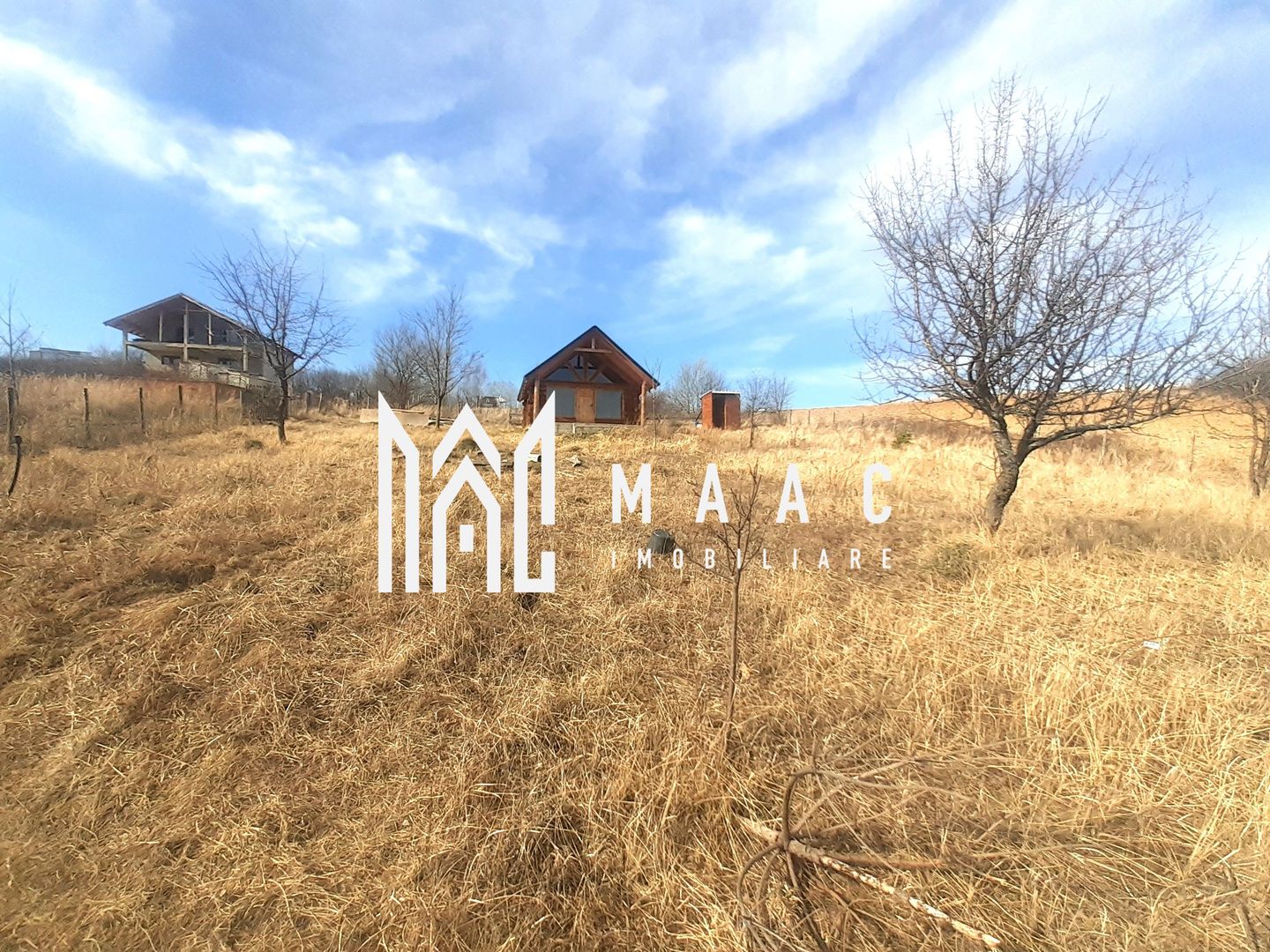 Teren intravilan | 933 mp | Cabana de lemn | Sura Mare - Poză 2