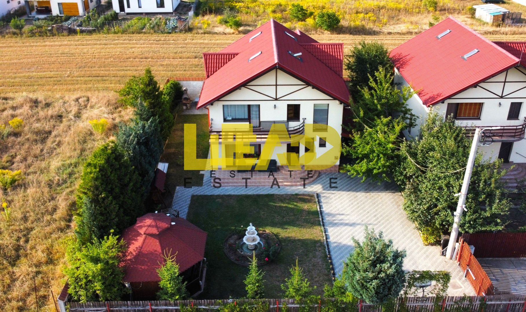 Oportunitate de achizitie vila deosebita, 250 mpu, curte 615 mp in Harman! - Poză 1