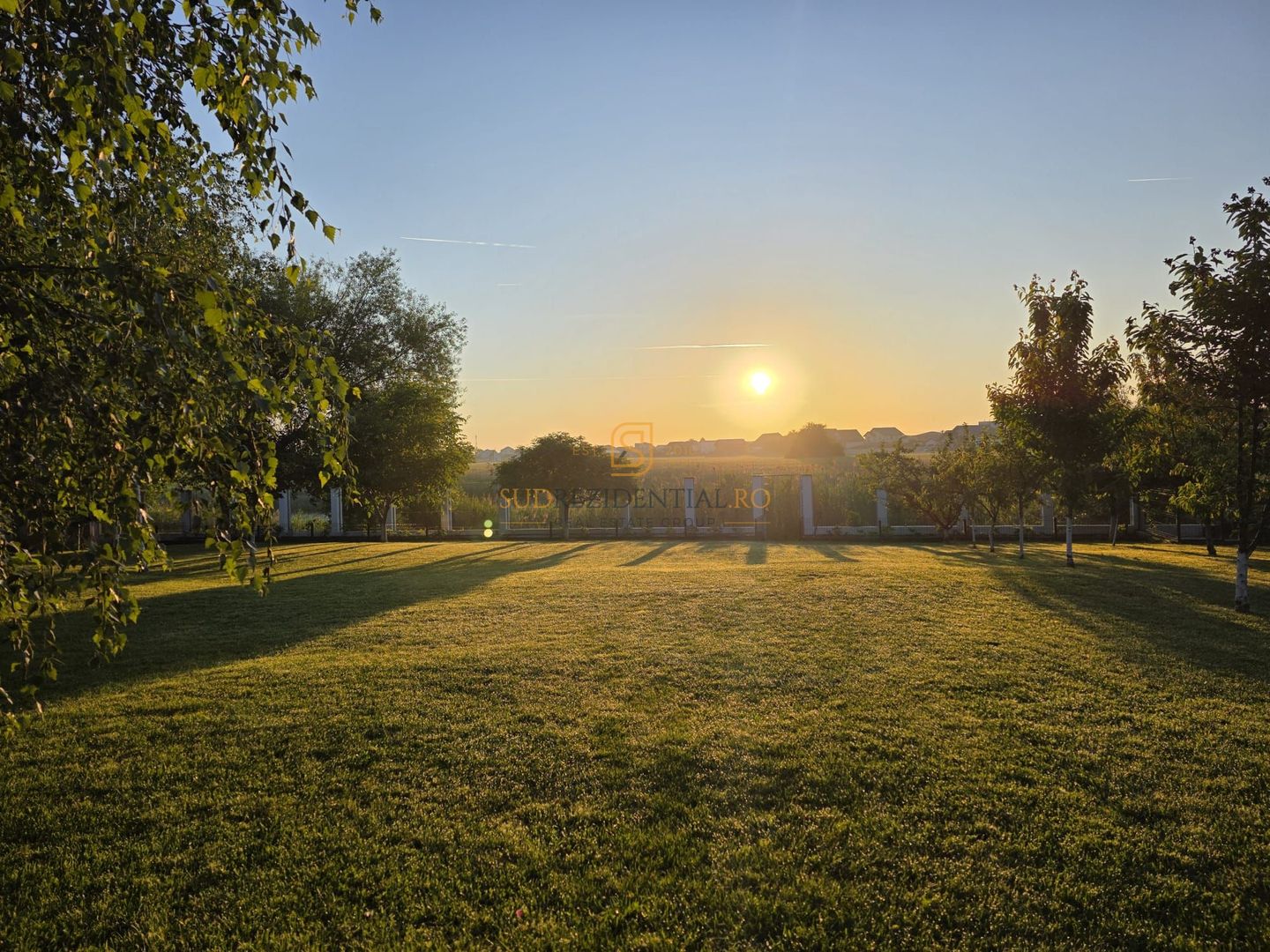 Resedinta spectaculoasa  – Vila exclusivista deschidere directa la lac - Poză 37