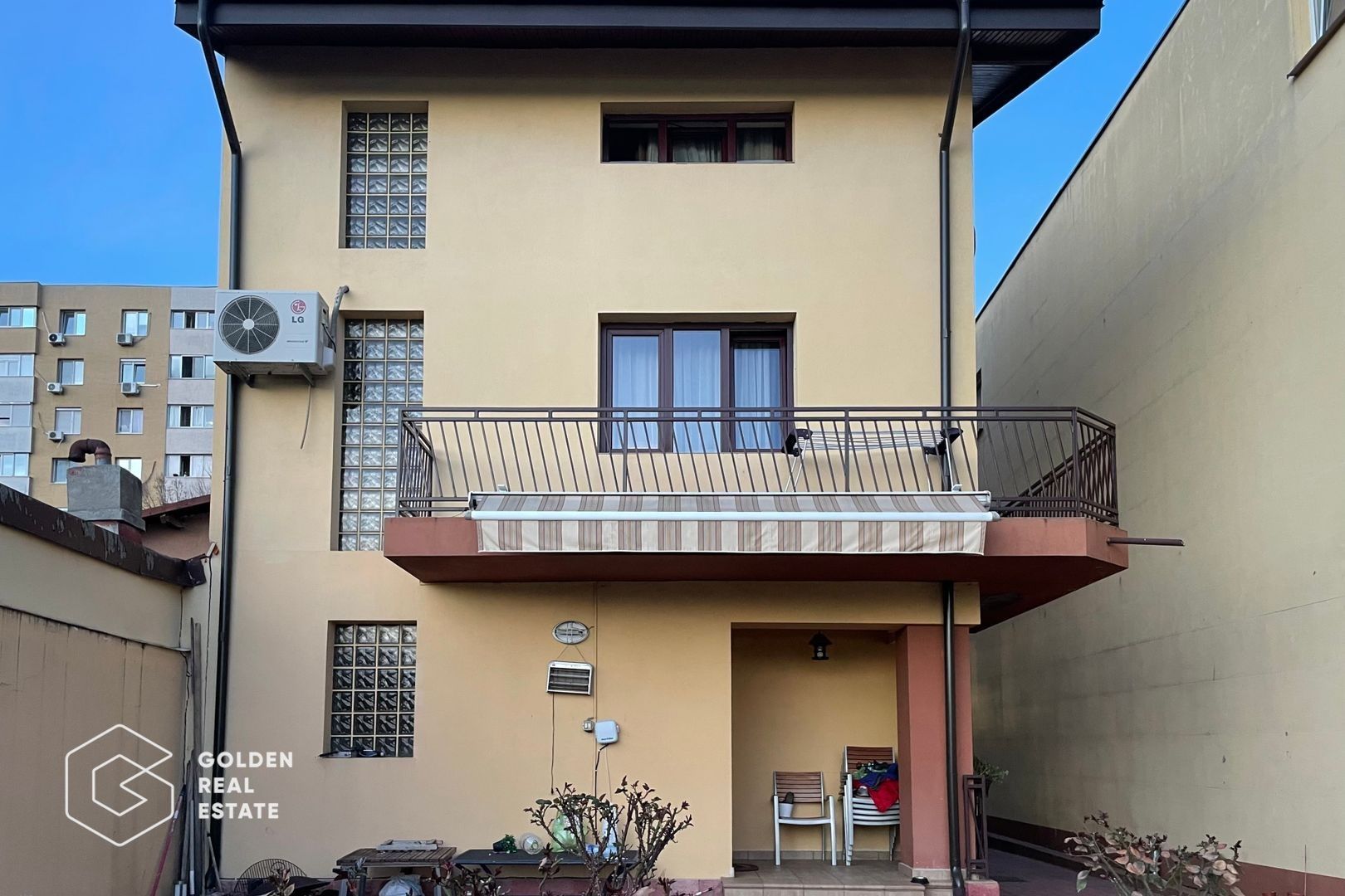 Casă generoasă pentru activități comerciale- Calea Vitan - Poză 11