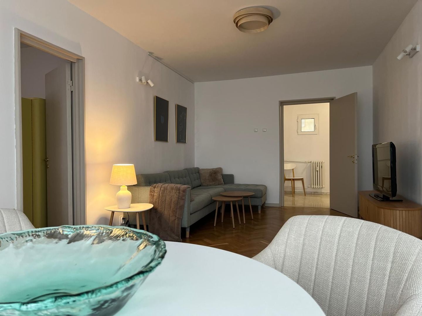 Apartament cochet, trei camere, Vatra Luminoasa - Poză 4