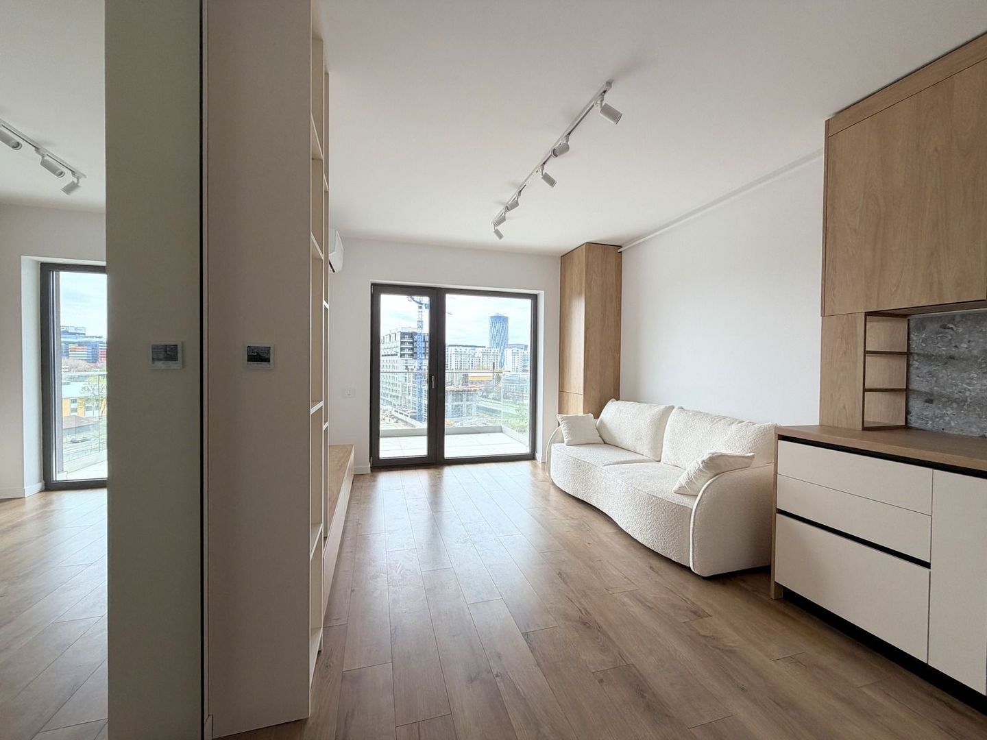 Studio mobilat si utilat | terasa 10 mp | Prima Vista Pipera-Barbu Vacarescu - Poză 7