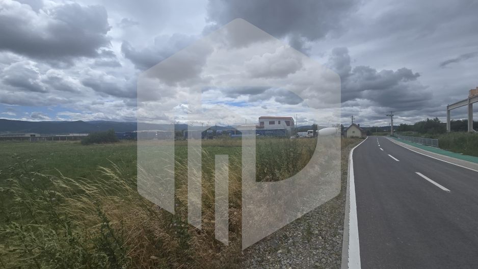 Teren intravilan industrial 4540 m Cristian Sibiu - Poză 3