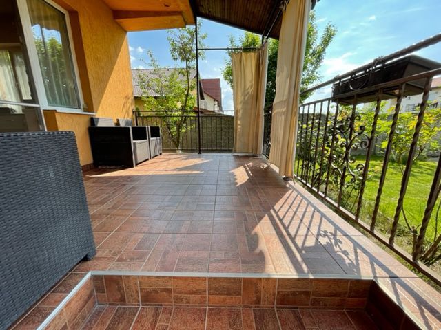 Pretabila pentru doua familii - Poză 3