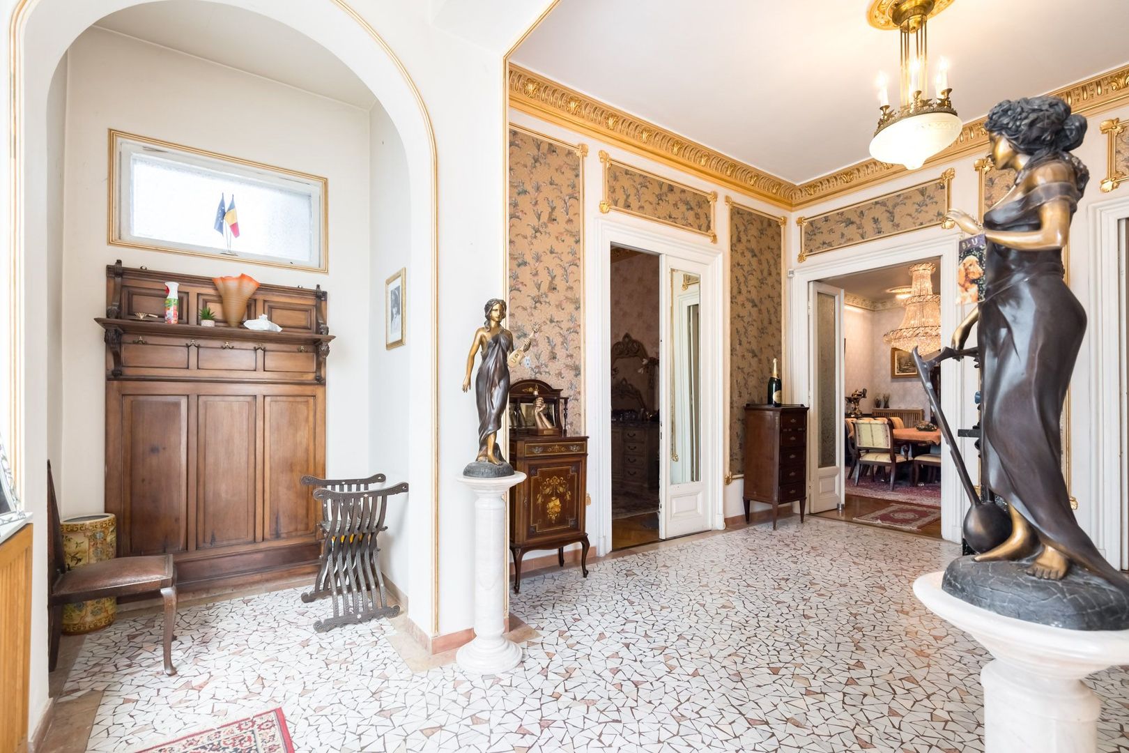 VILA REPREZENTATIVA ICOANEI - Poză 6