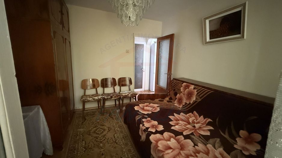 ✨De închiriat 3 camere, Micro 14, 300 Euro/luna - Poză 10