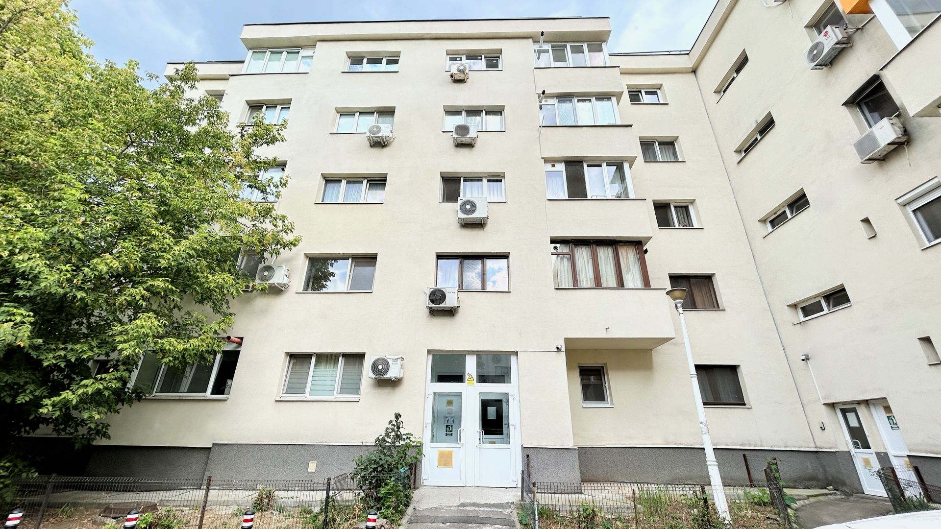 Apartament etaj intermediar, luminos, centrală proprie, fereastră la baie - Poză 16