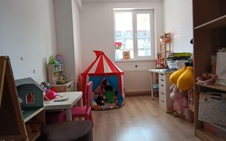 Apartament 3 camere de vanzare - Poză 3