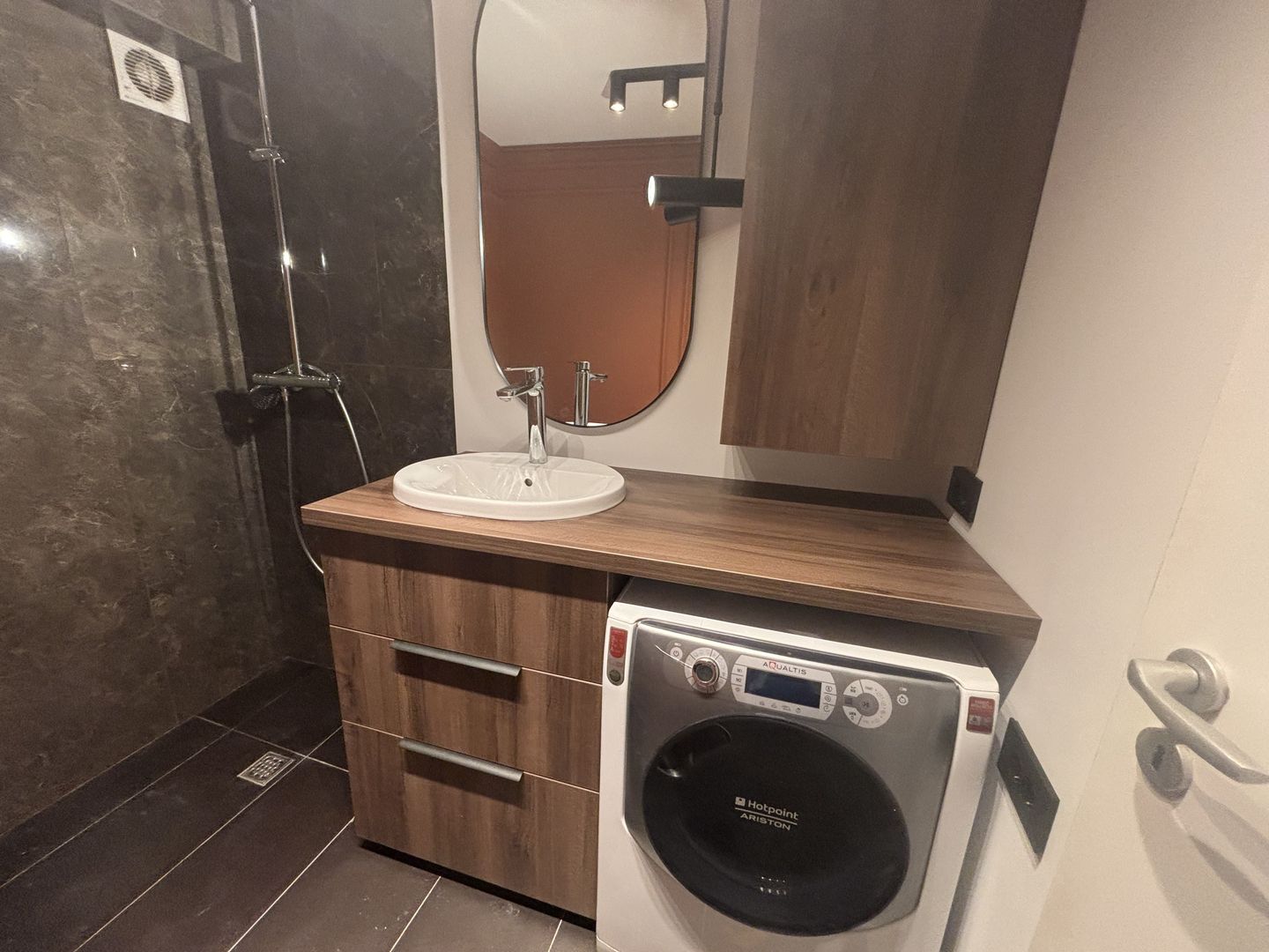 Apartament ultrafinisat la prima inchiriere - Poză 12