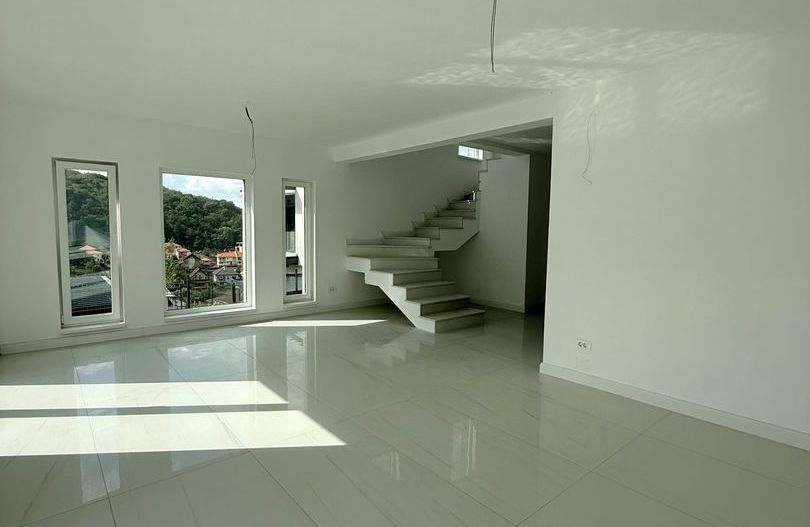 Casa individuala de vanzare - Zona Vivo / Floresti - Poză 4