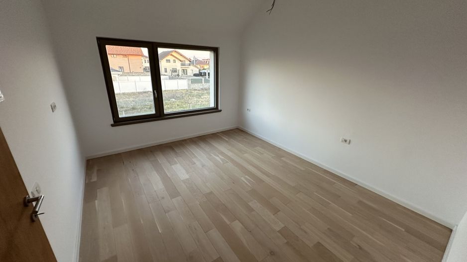 Casa cu 4 camere - Dumbravita - Poză 27