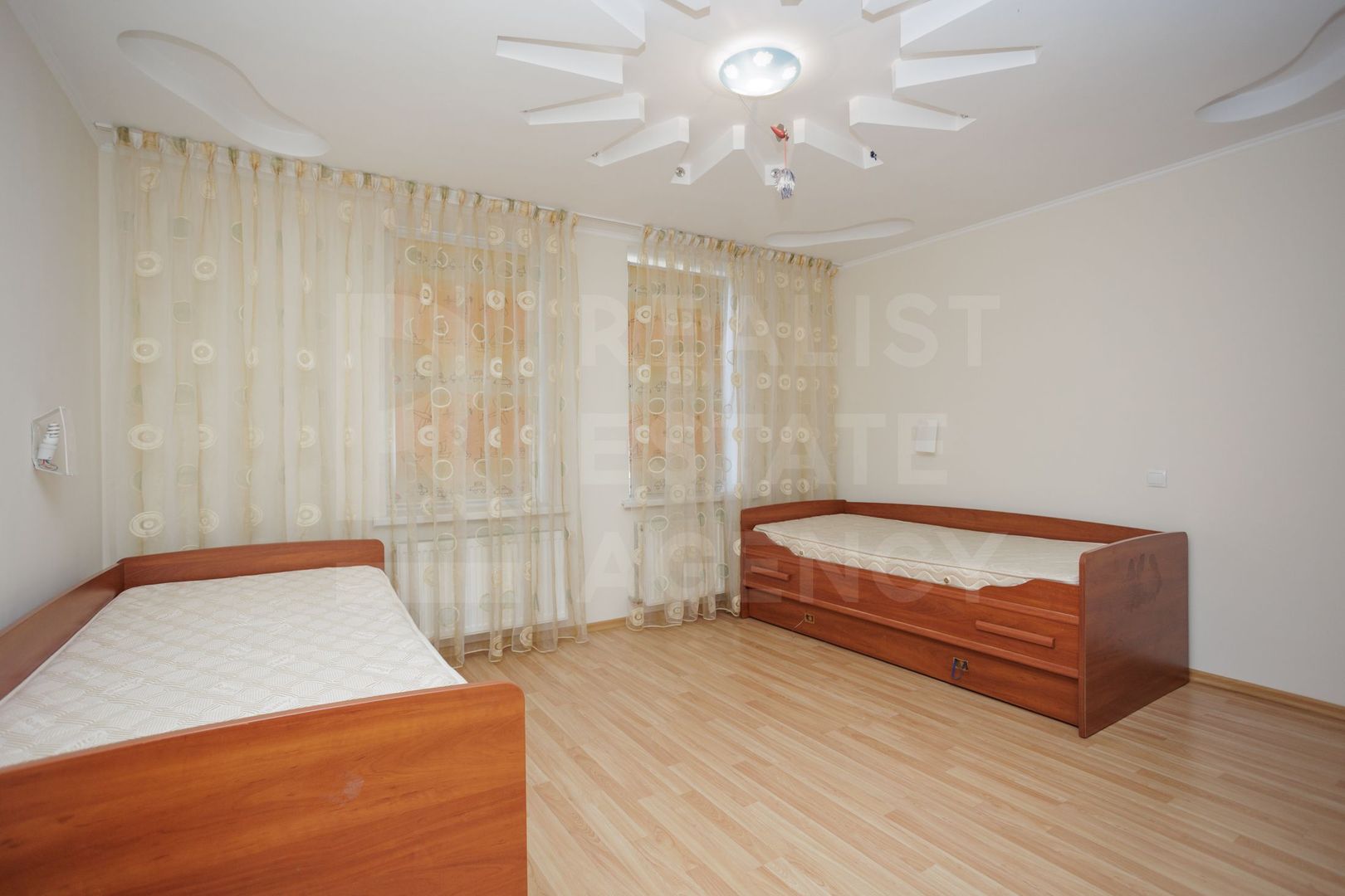 Chirie, casă,4 camere, str. Vânătorilor, Telecentru - Poză 21