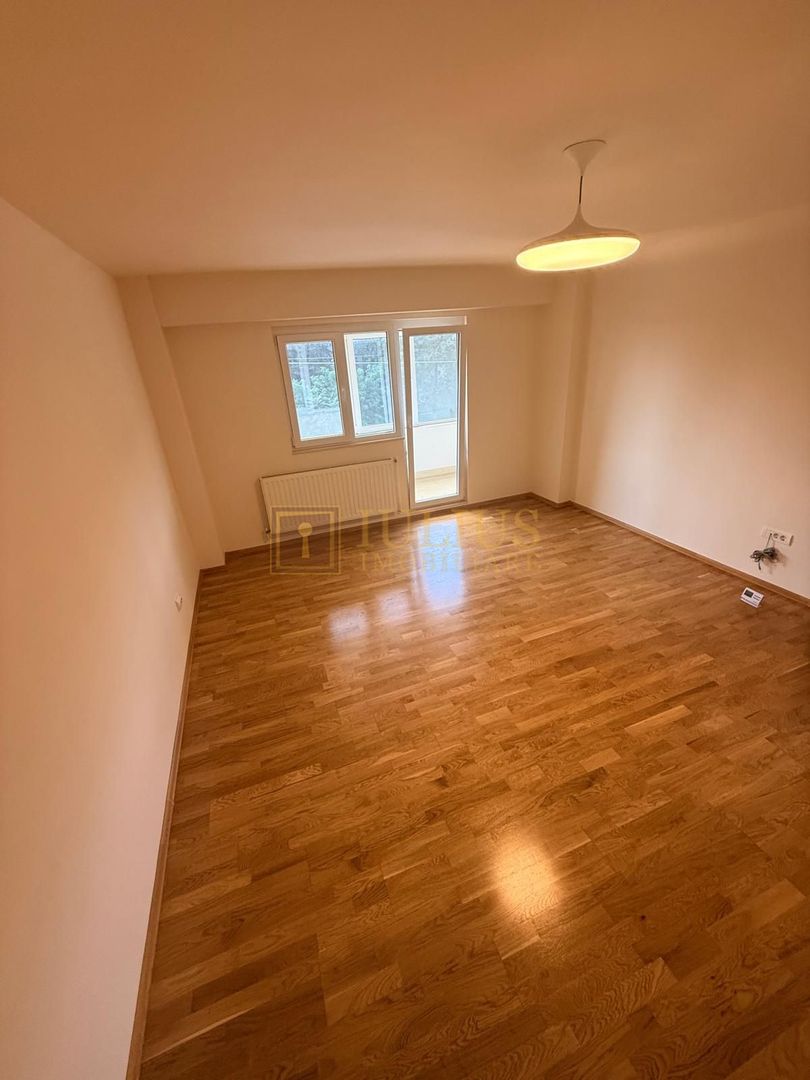 Recent renovat| 2 camere| garaj, et.2| lift| balcon 12 mp. - Poză 4