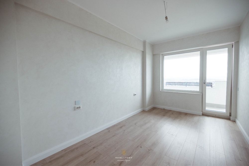 Apartament exceptional 2 camere etaj 7/8 Royal Town 131.200euro - Poză 2