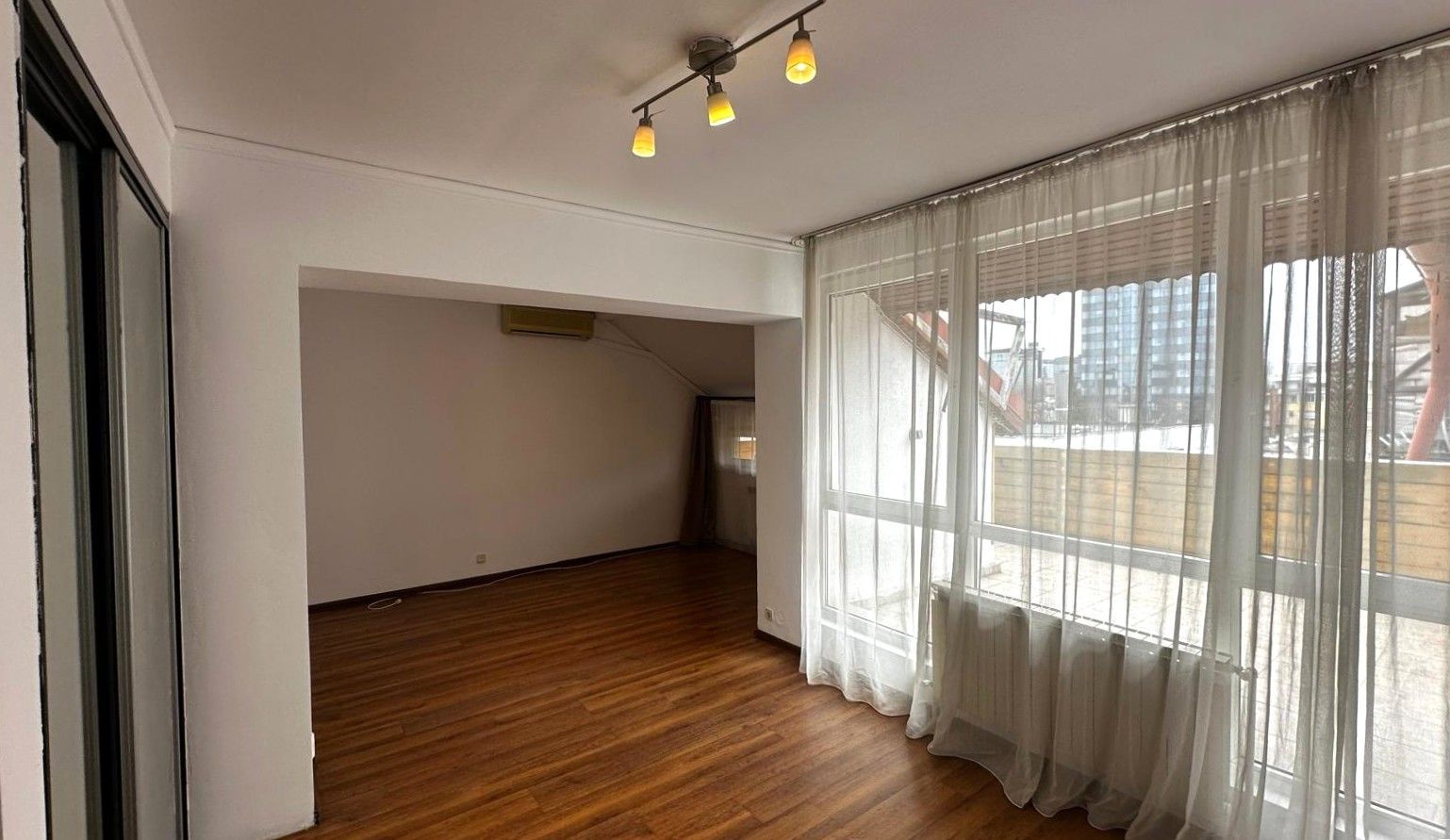 Apartament Generos 3 Camere 172mp cu Terasă 16mp Primăverii - Poză 3