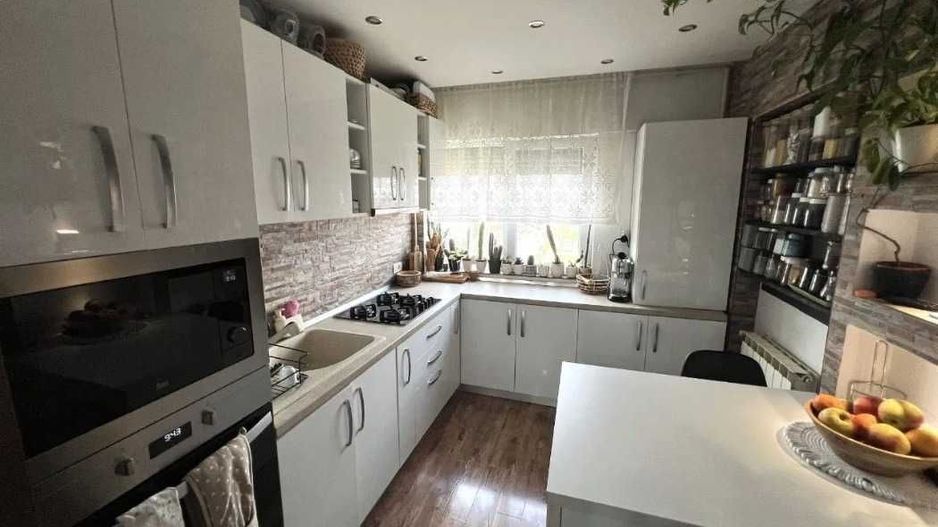 BRASADAS vinde ap 4 cam decomadat etaj 8/8 in Micro 16 - Poză 3